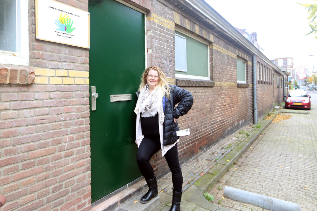 Heidi Willemsen bij ontmoetingscentrum, Agnietenstraat 88b in de Vogelwijk